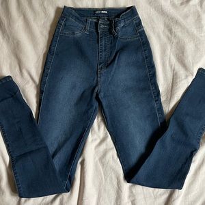 Fashion nova jeans size 3 which is 26-27 in waist